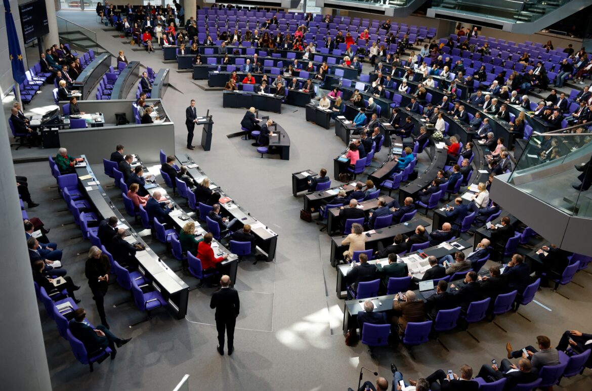 FILES-GERMANY-POLITICS-VOTE-PARLIAMENT