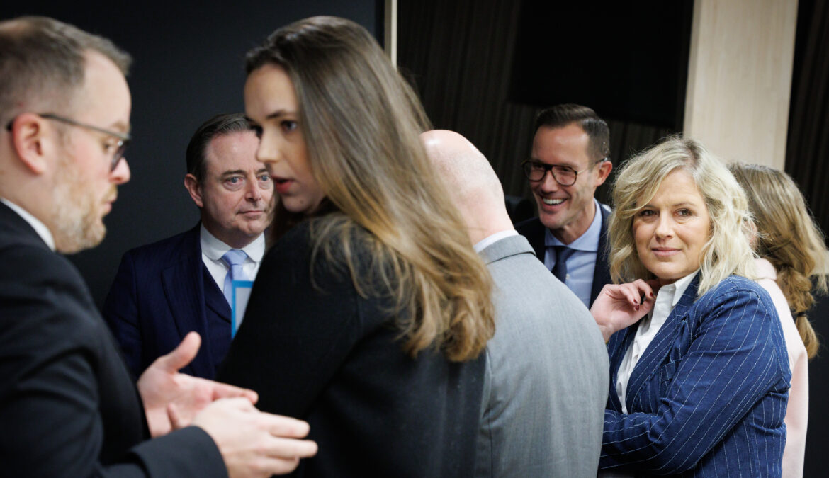 POLITICS NEW FEDERAL GOVERNMENT FIRST MINISTERS COUNCIL