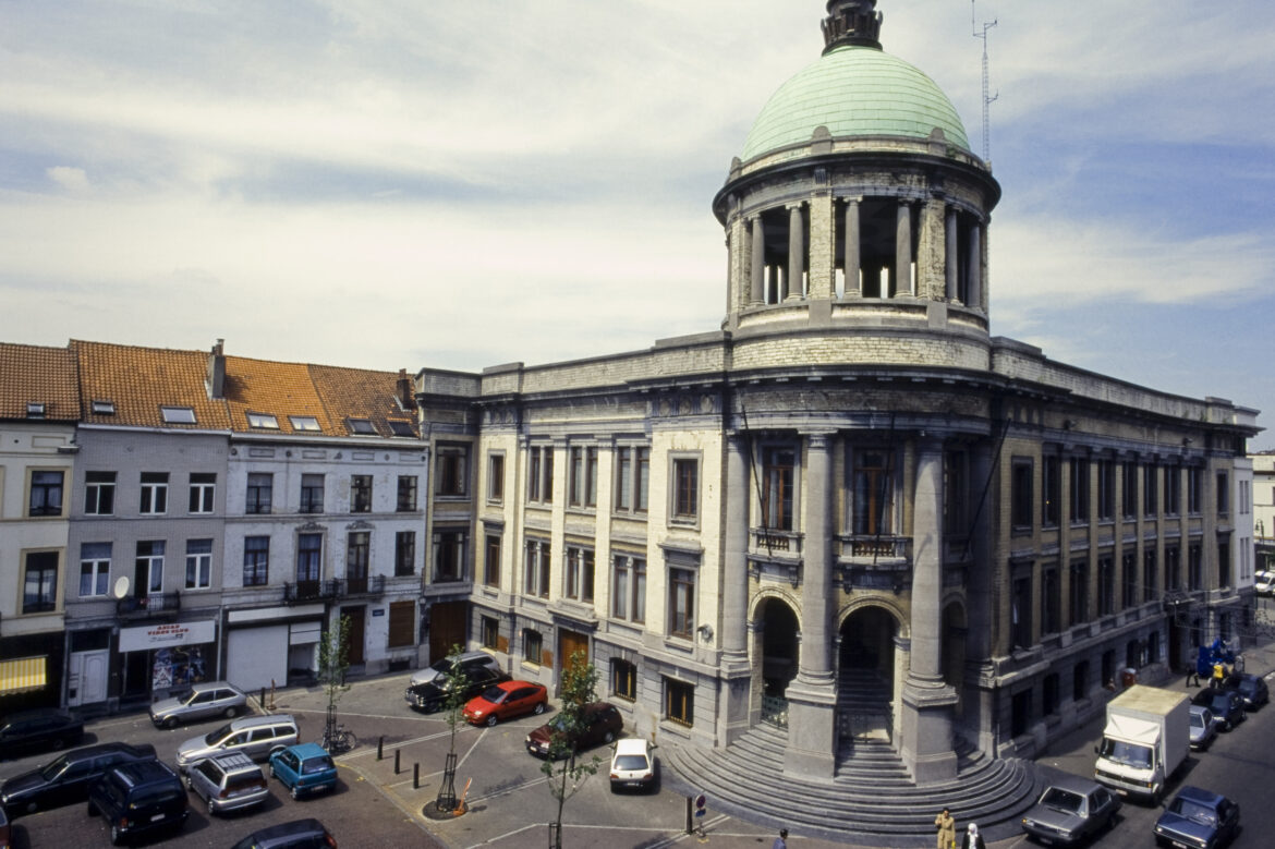 THE TOWNHALL OF MOLENBEEK