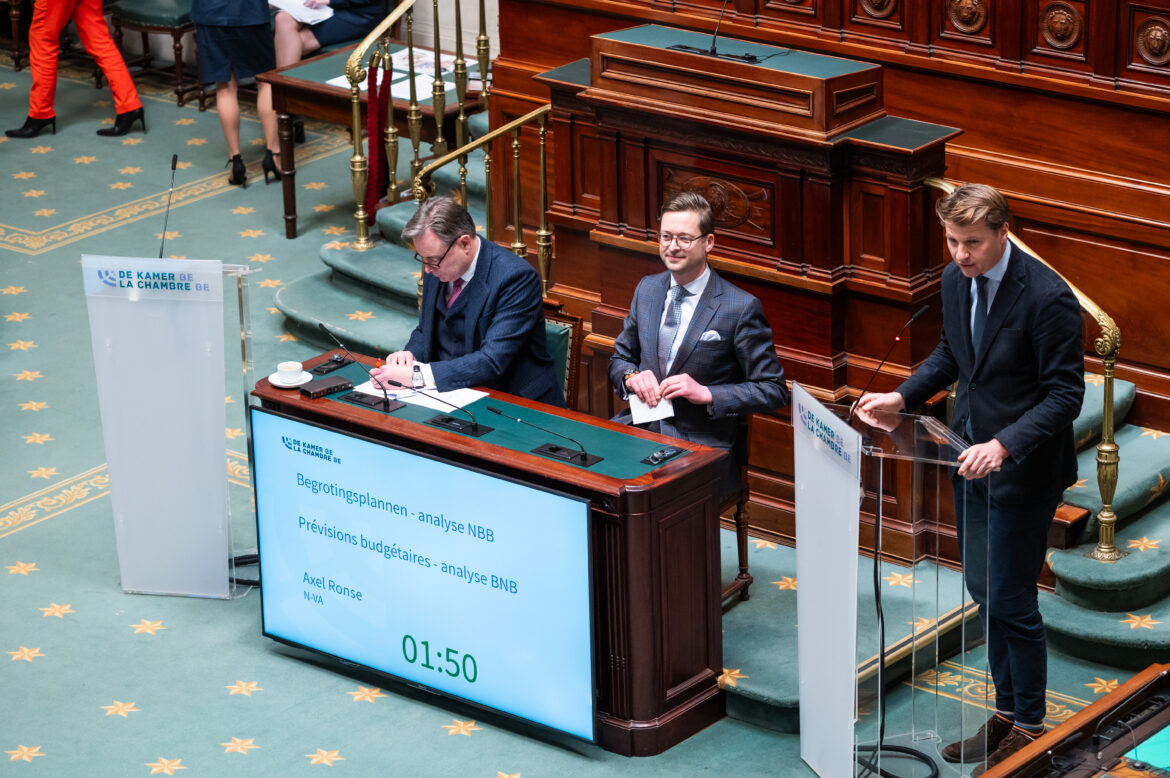 Axel Ronse (NVA) interpelling Prime Minister Bart De Wever with