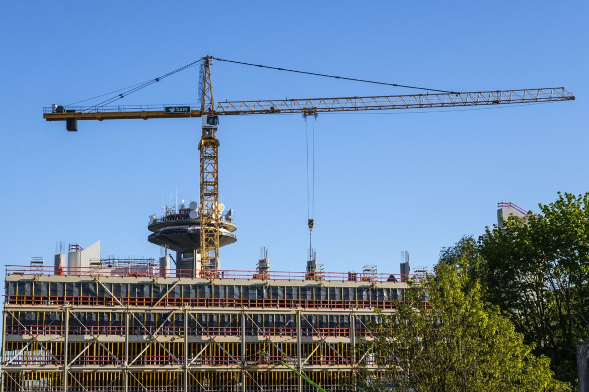 WORK SITE ALONG THE RTBF BUILDING | CHANTIER PRES DE LA RTBF