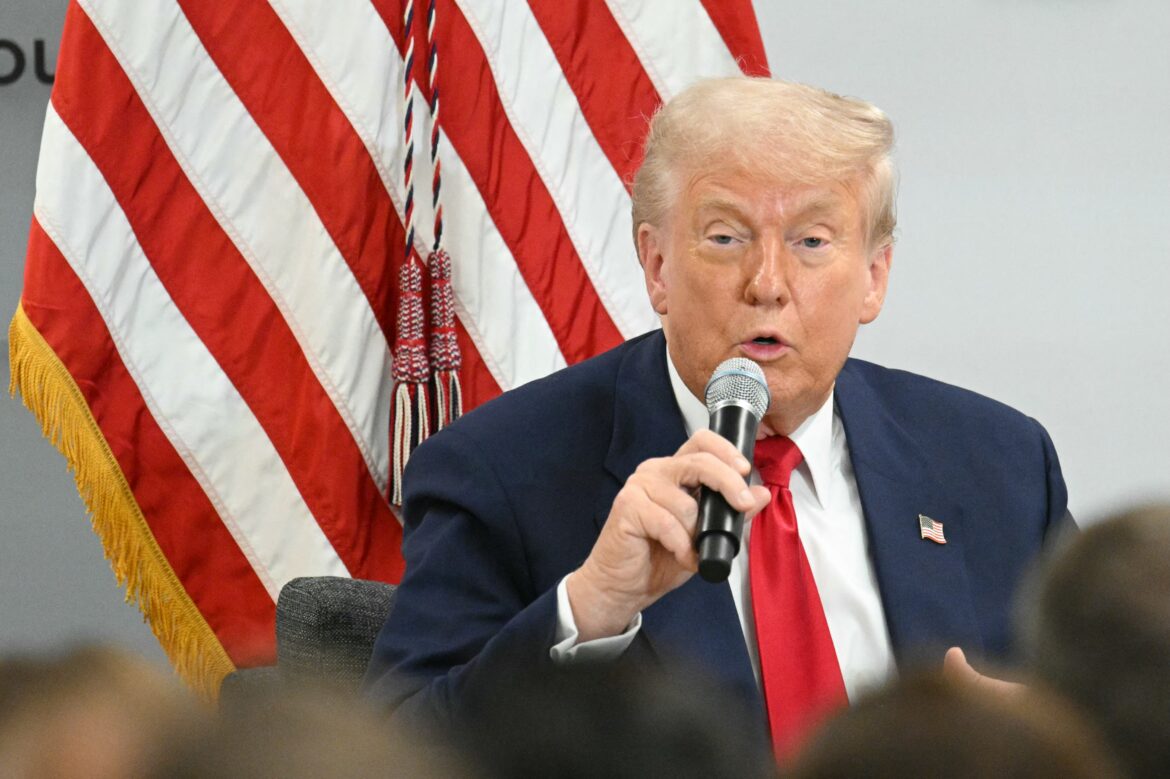 US-POLITICS-ECONOMY-BUSINESS-TRUMP