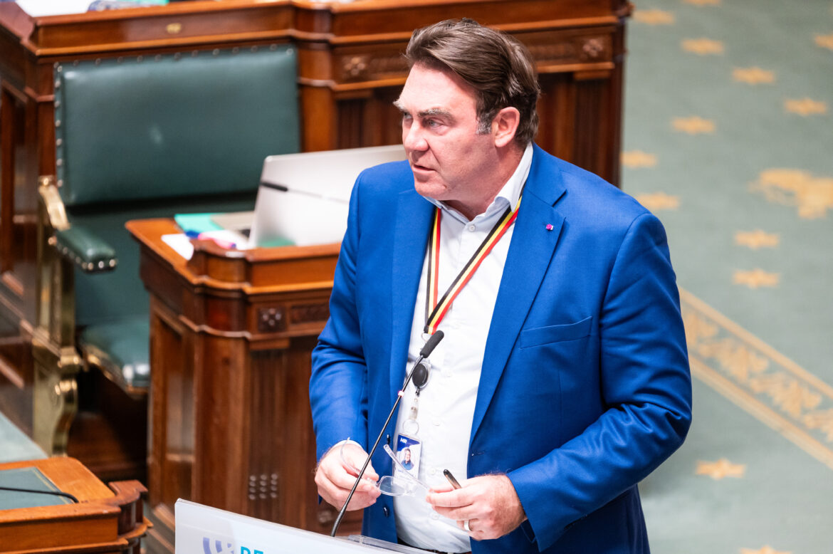 Denis Ducarme (MR) at the plenary session of the Chamber at the
