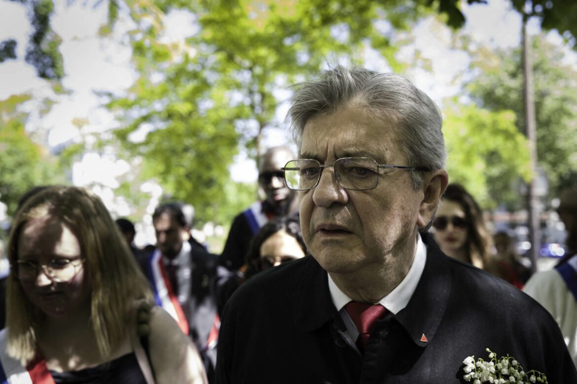 FRANCE – POLITICIANS AT THE PARIS MAY DAY PARADE