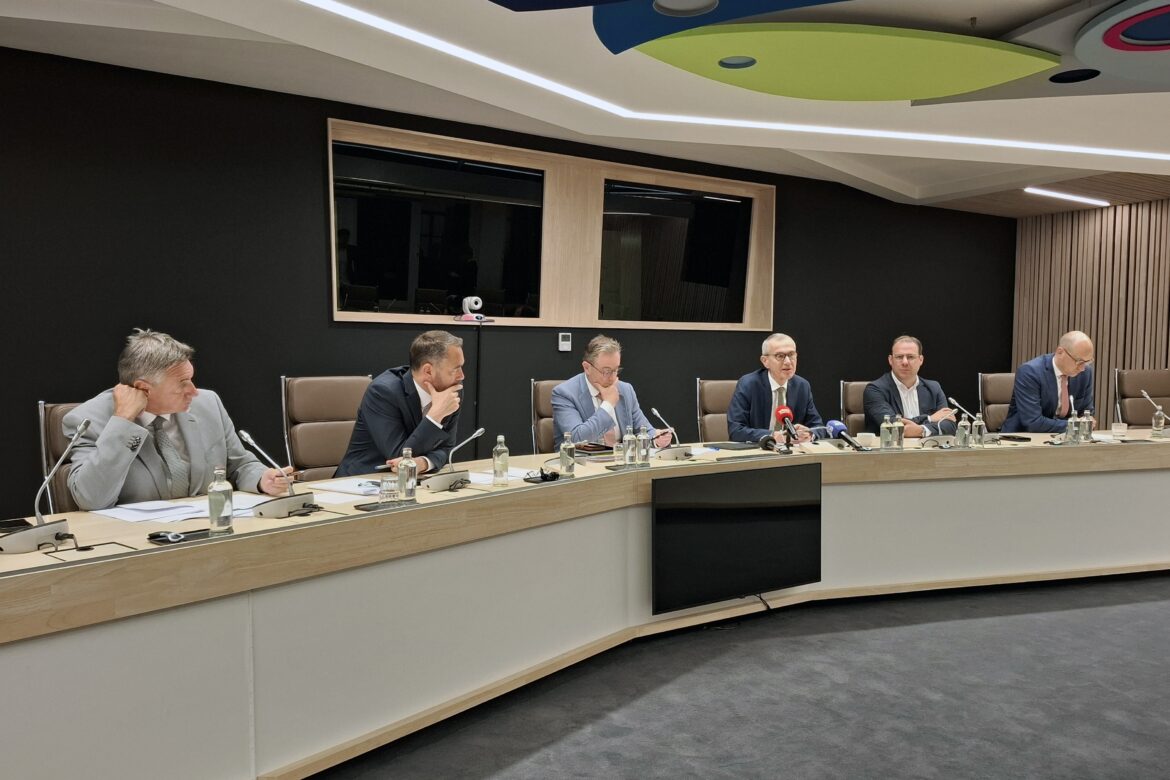 POLITICS MINISTERS COUNCIL PRESS CONFERENCE