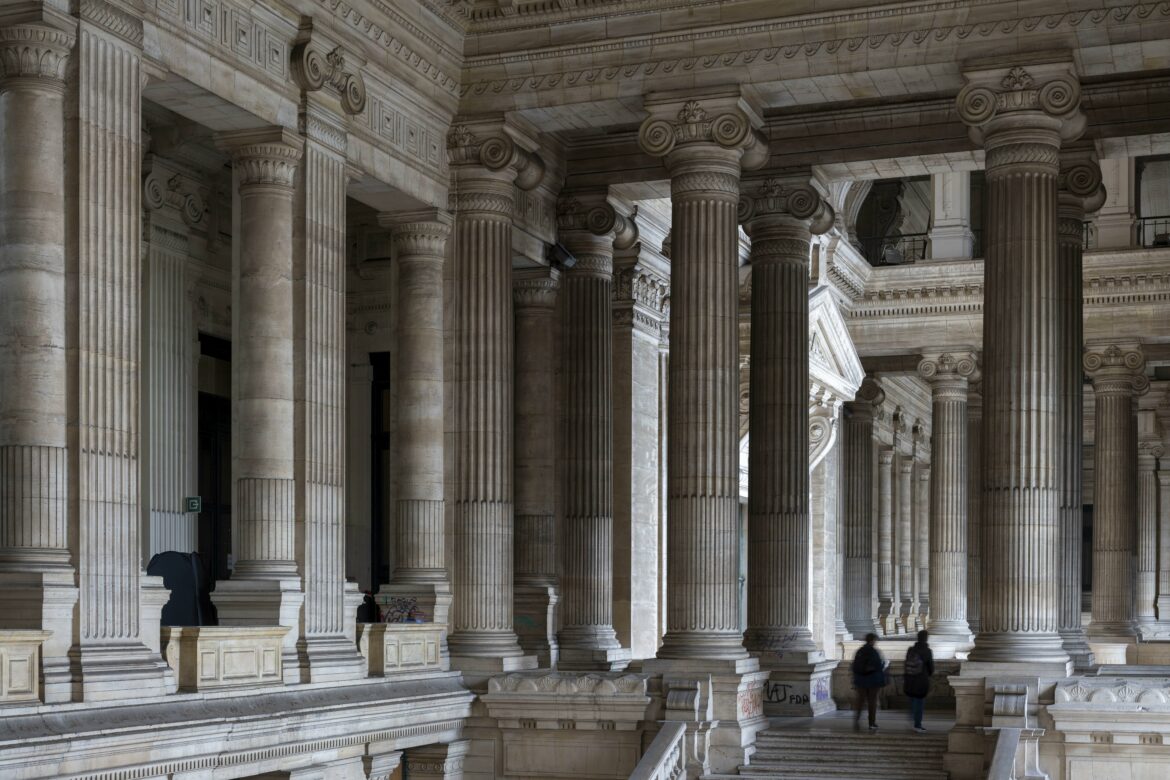 Brussels, Bruxelles, Palais de Justice de Bruxelles, Palace of Justice, Justitiepaleis, built 1866-1883 by Joseph Polaert, central staircase