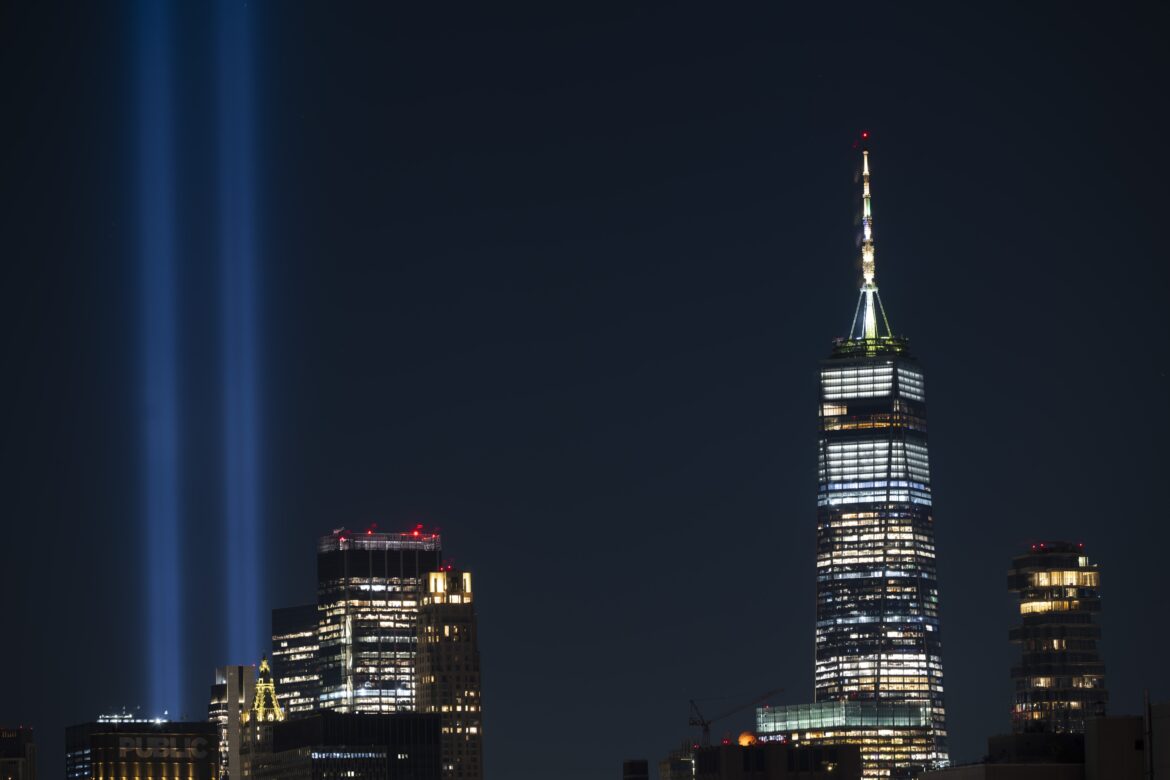 9/11 Rememberance 2025: Tribue In Light Over Manhattan