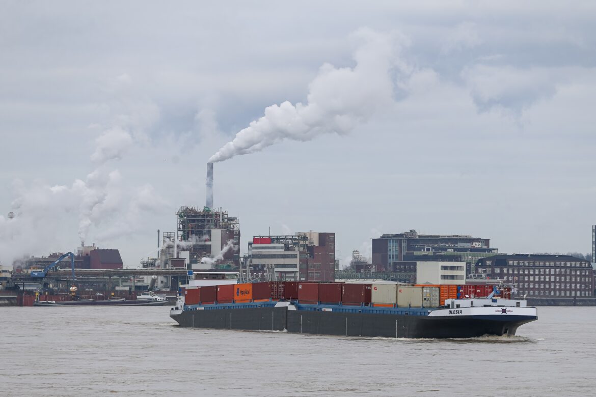 Schifffahrt auf dem Rhein