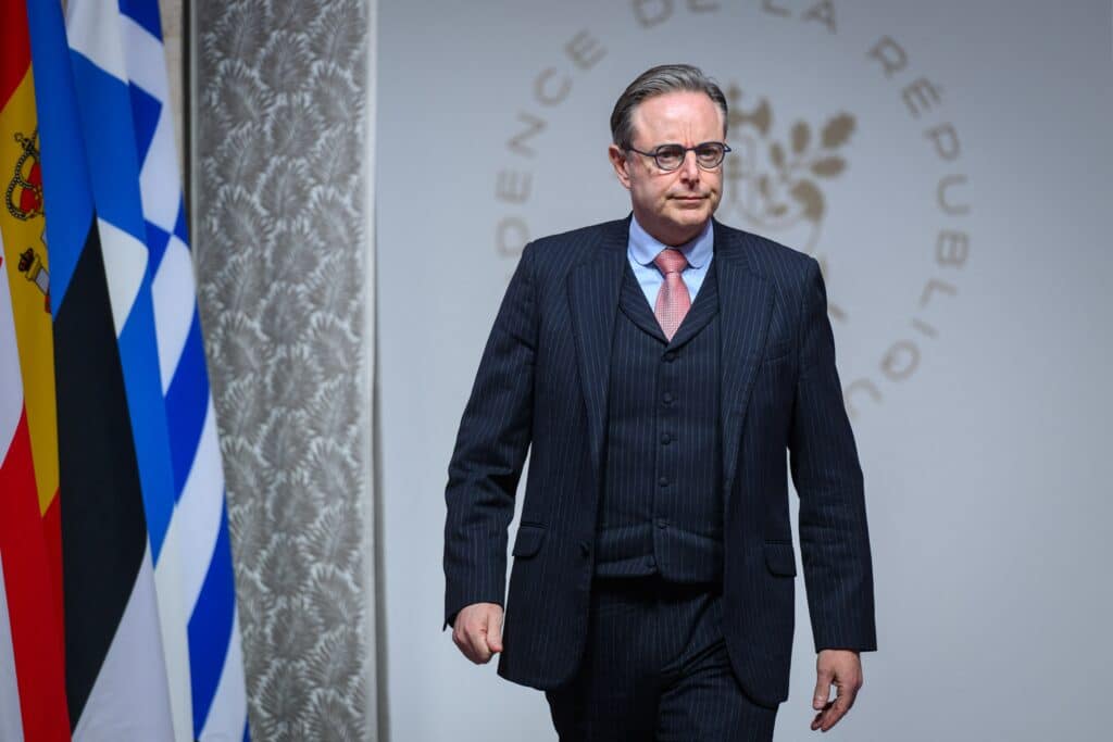 Photo by Eric Tschaen/Pool/ABACAPRESS.COM