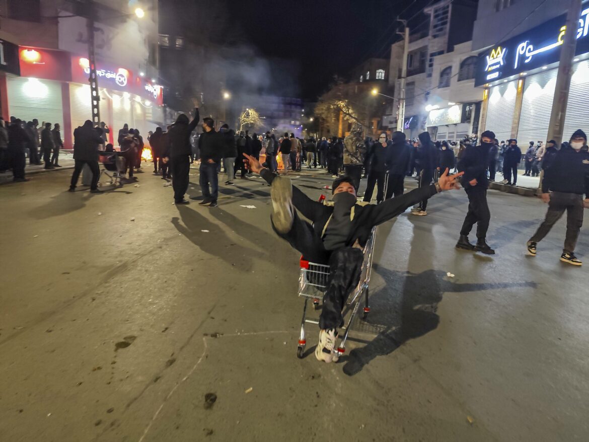 Credit:Kamran/MEI/SIPA/2601090911