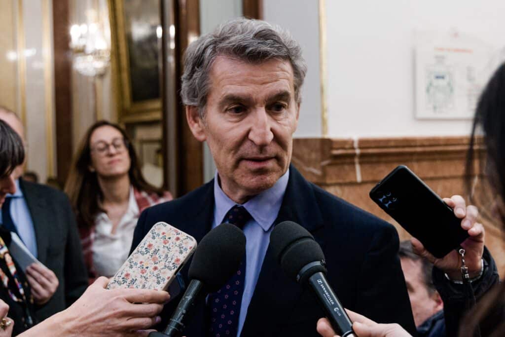 Espagne : le Parti populaire ouvre la porte &agrave; Vox &agrave; l&rsquo;approche des l&eacute;gislatives