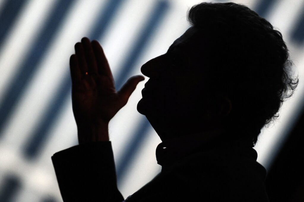 Jack Lang, l&rsquo;argent comme syst&egrave;me : privil&egrave;ges, impay&eacute;s et chute d&rsquo;un personnage