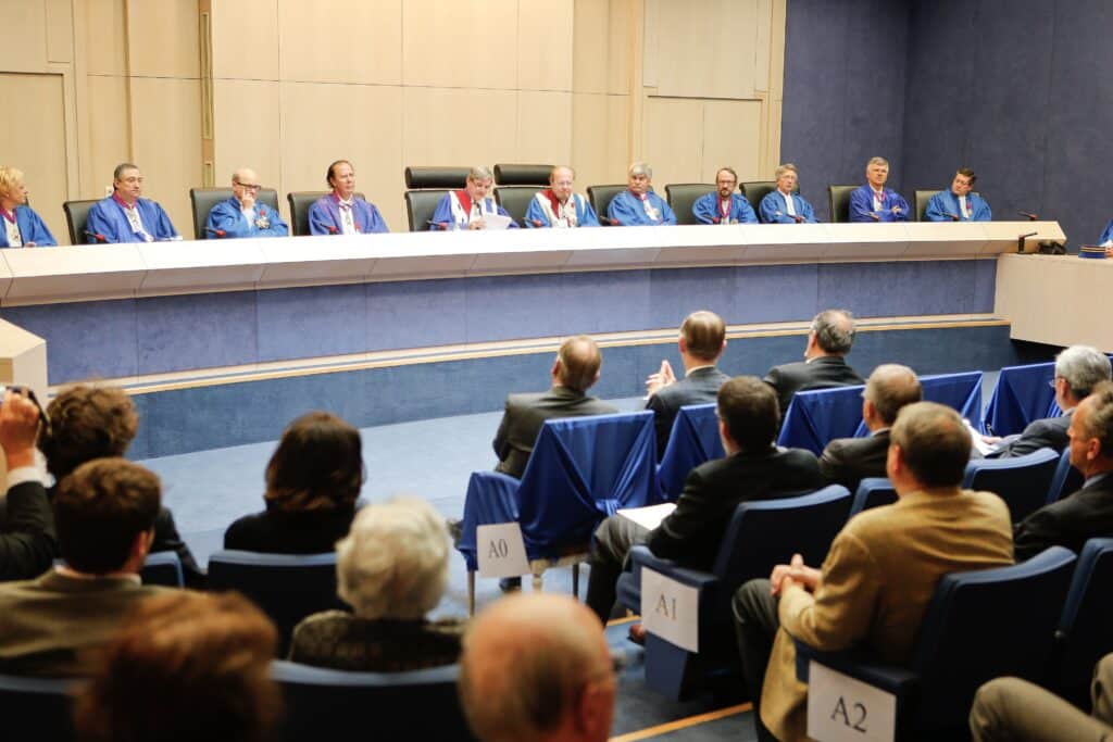 R&eacute;forme de la Cour constitutionnelle : la majorit&eacute; des deux tiers loin d&rsquo;&ecirc;tre acquise