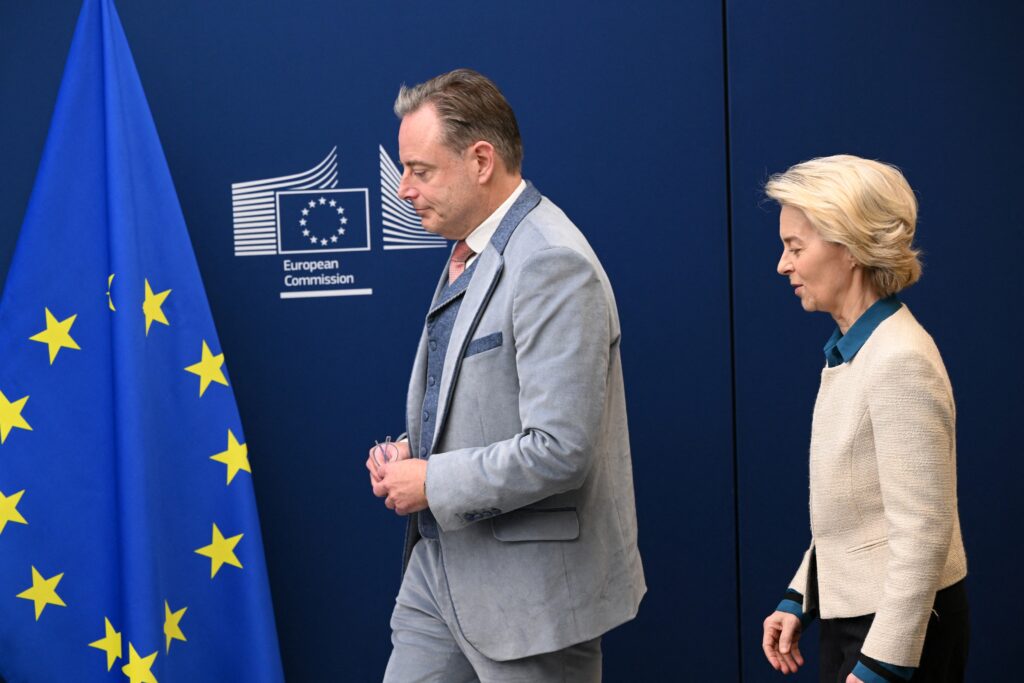 Ursula von der Leyen : &laquo; Nous devons nous battre pour notre place dans la nouvelle &eacute;conomie mondiale &raquo;