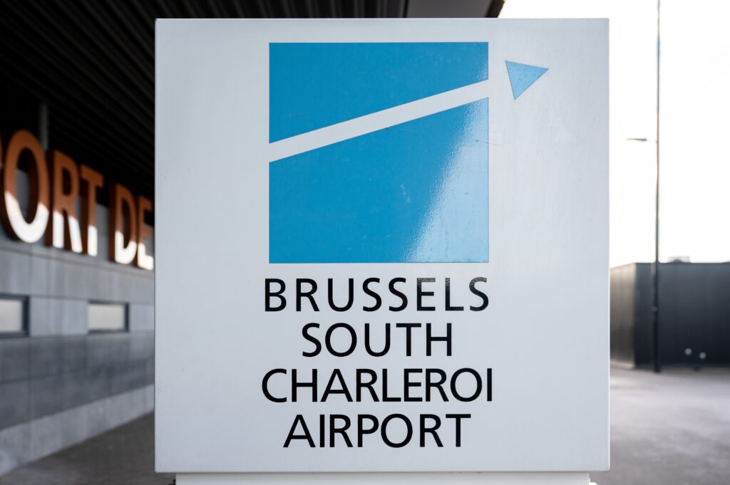 Taxe sur l&rsquo;a&eacute;roport de Charleroi : la R&eacute;gion wallonne d&eacute;savoue le bourgmestre socialiste Thomas Dermine
