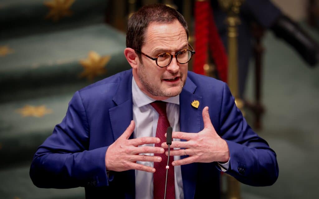 Van Quickenborne vreest explosieve stijging van inzages in rekeningenregister: &ldquo;Het dreigt een grabbelton te worden&rdquo;