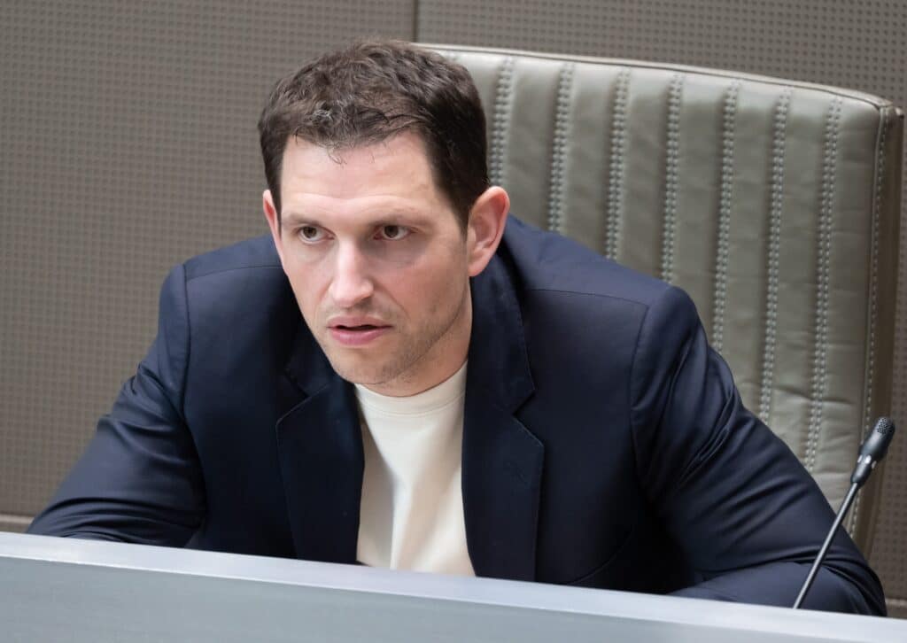 &ldquo;Geef huurders 500 &agrave; 550 euro per maand&rdquo;: Vande Reyde wil systeem sociale woningen omgooien