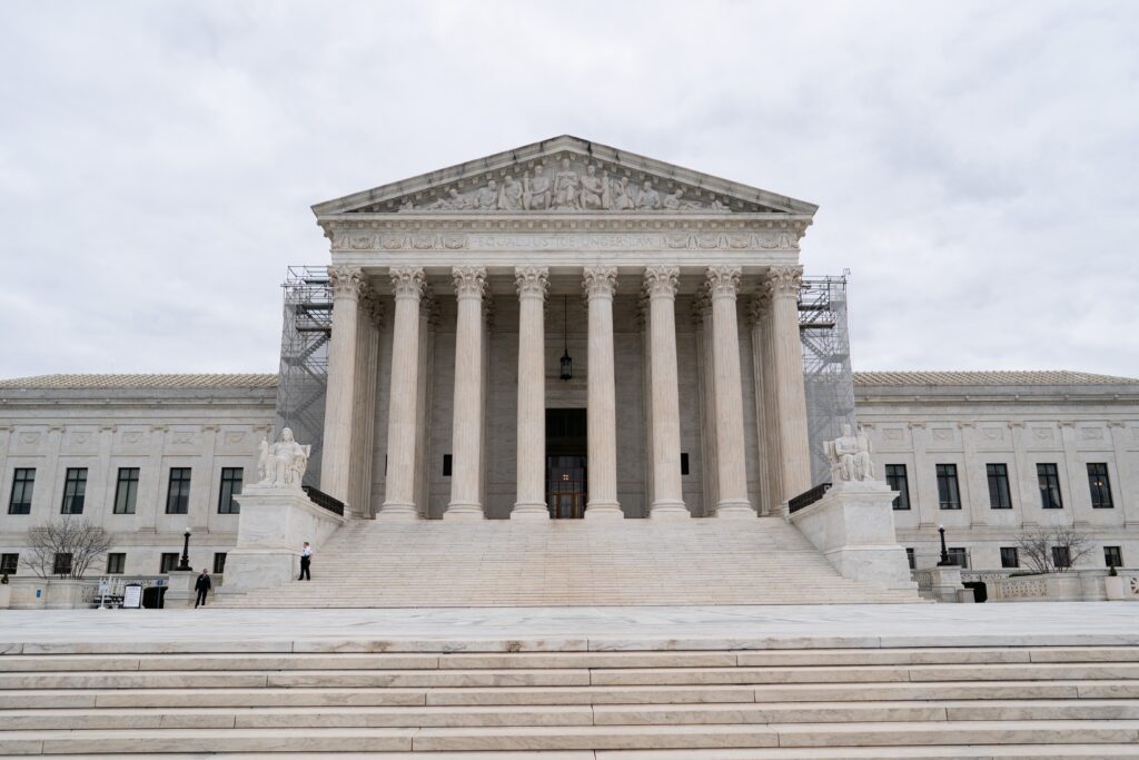 Coup d'arr&ecirc;t pour l'administration Trump : la Cour supr&ecirc;me invalide les taxes douani&egrave;res