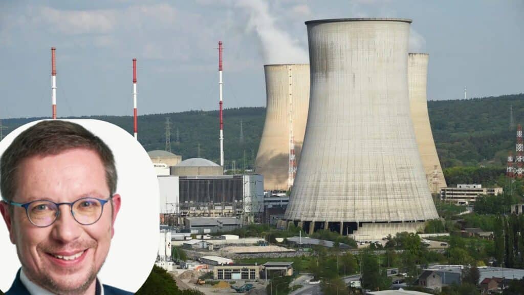 Tihange : la d&eacute;molition des tours stopp&eacute;e, la bataille politique sur le nucl&eacute;aire relanc&eacute;e