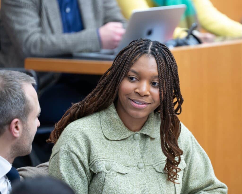 Pr&eacute;sidence de la Cocof : Gladys Kazadi &eacute;cart&eacute;e par un jeu MR-PS ?