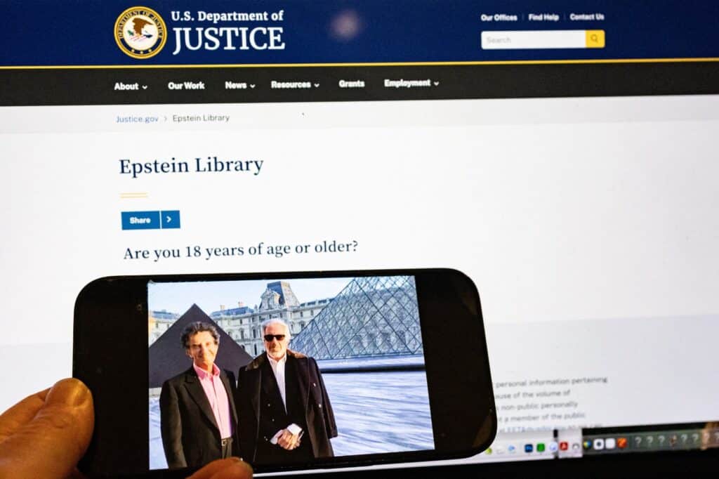 Epstein : perquisition &agrave; l'Institut du monde arabe