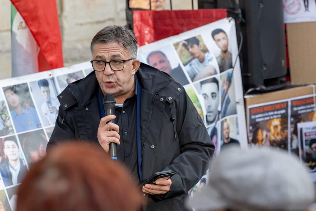 Mahmoud Moradkhani, neveu de Khamenei : l&rsquo;exil&eacute; fran&ccedil;ais qui esp&egrave;re la chute du r&eacute;gime iranien