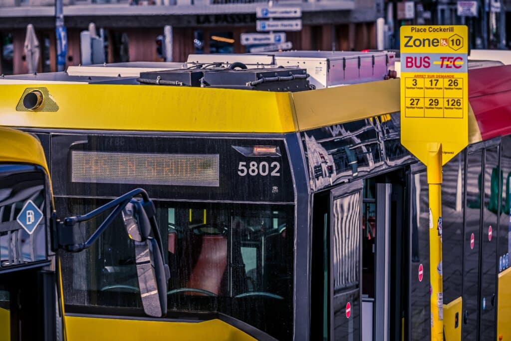 Li&egrave;ge : un tram d&eacute;raille apr&egrave;s une collision avec un bus, 21 bless&eacute;s