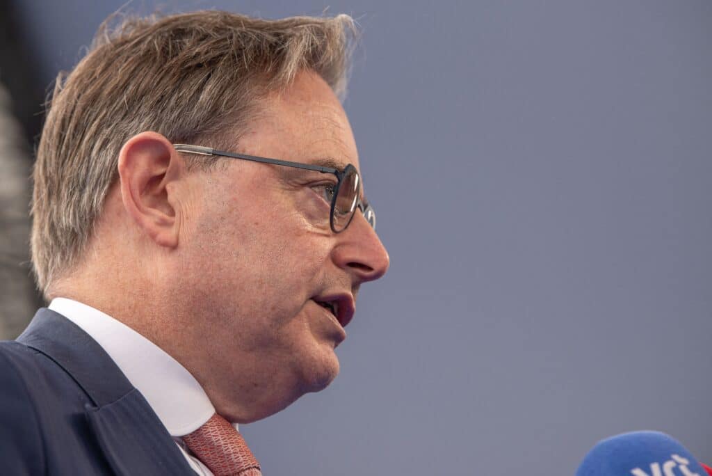 Defensie brengt gestrande Belgen via Oman en Egypte terug naar huis