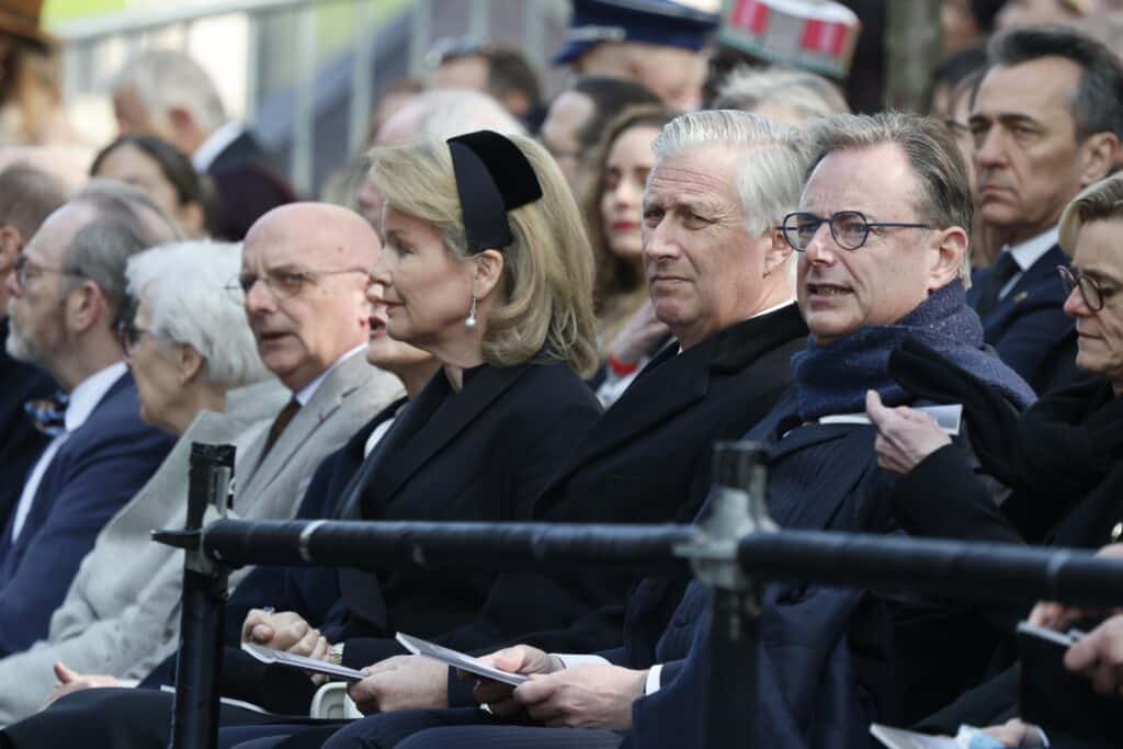 Koning Filip en premier De Wever herdenken slachtoffers van 22 maart in Brussels Airport