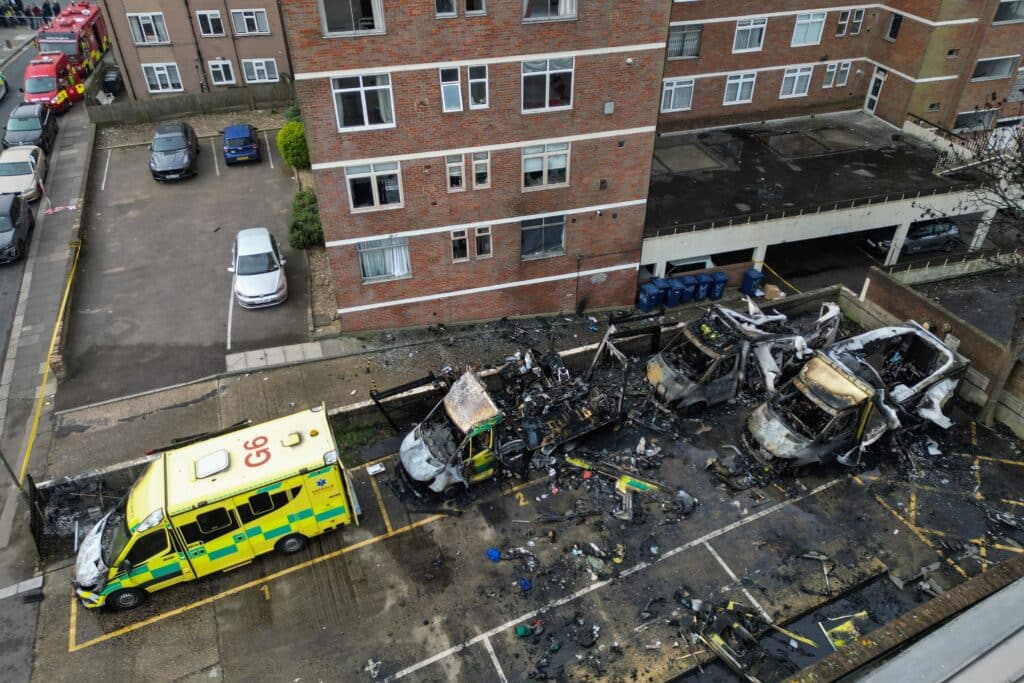 Des ambulances juives incendi&eacute;es &agrave; Londres : la haine franchit un nouveau seuil