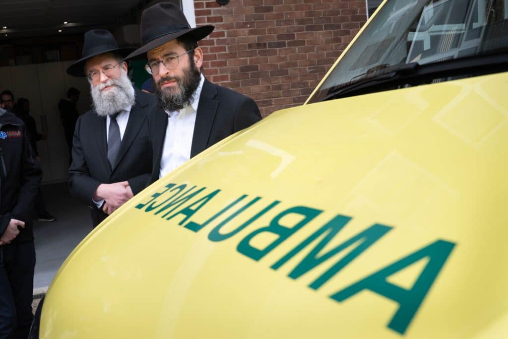 Ambulances juives incendi&eacute;es &agrave; Londres : deux suspects rel&acirc;ch&eacute;s, une piste pro-iranienne en toile de fond