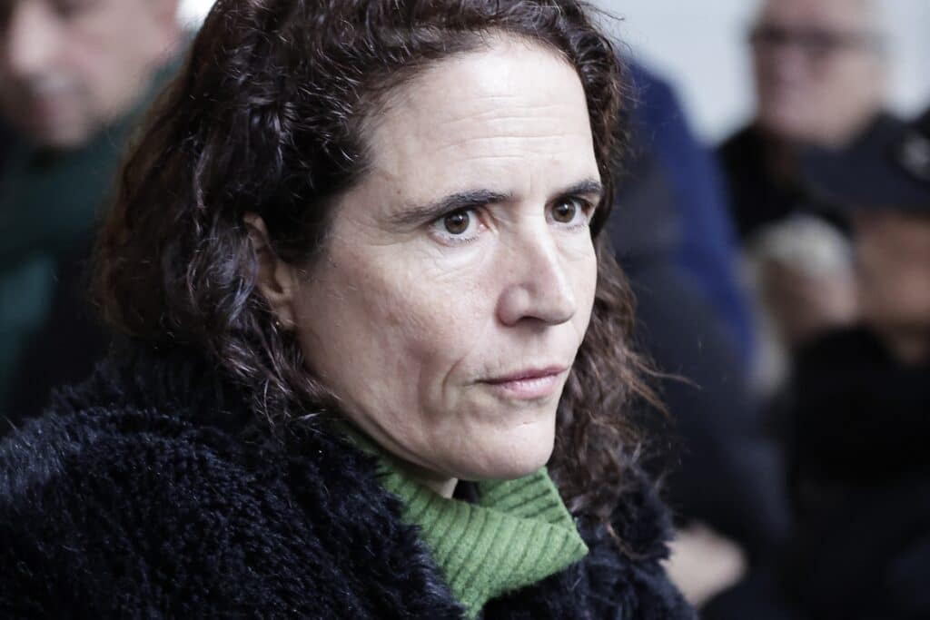 &Agrave; La Fl&egrave;che, l&rsquo;annulation de Mazarine Pingeot rallume la querelle du boycott culturel