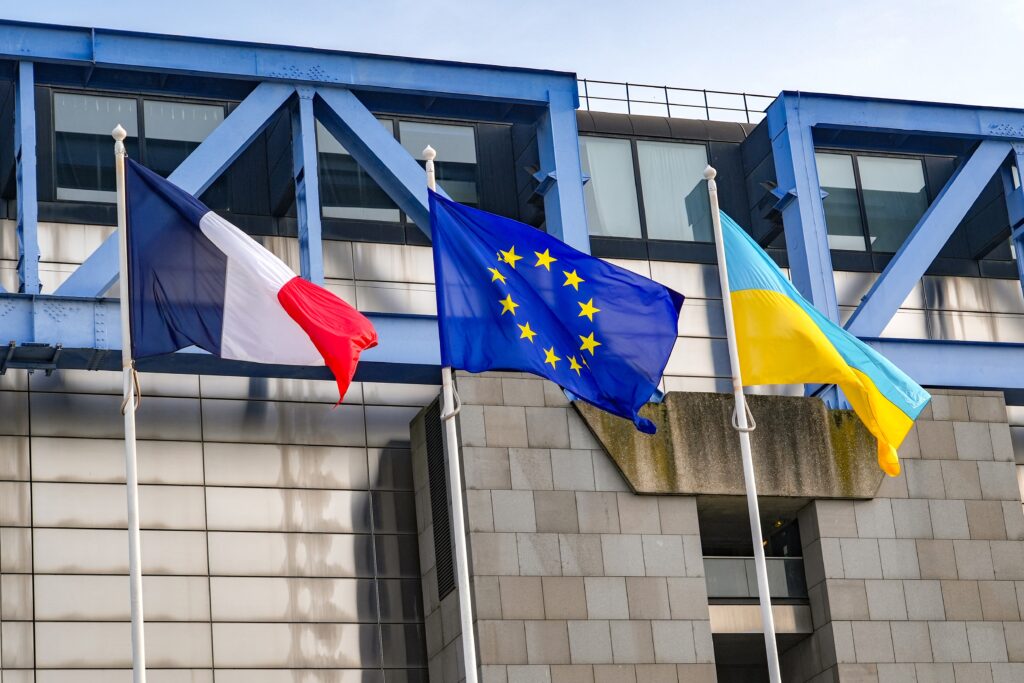 De la r&eacute;silience &agrave; la souverainet&eacute; : comment les financements de l'UE fa&ccedil;onnent le nouveau socle industriel de l'Ukraine (Carte blanche)