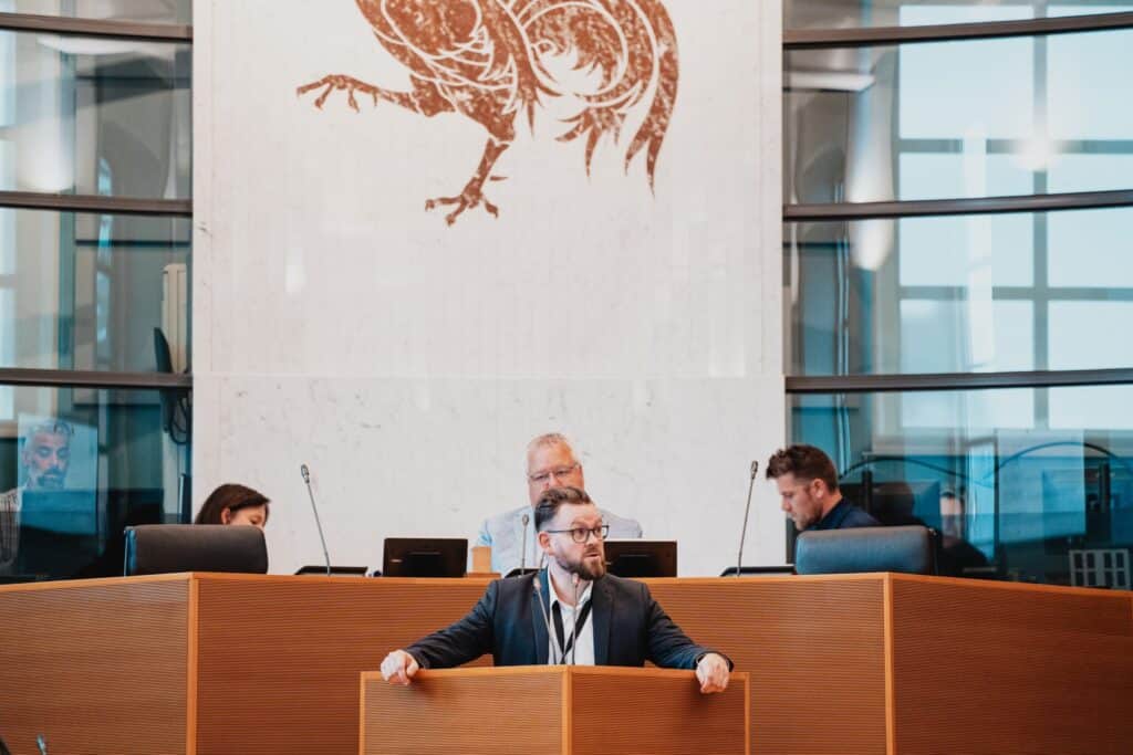 &laquo; Le chien retire sa laisse &raquo; : le d&eacute;put&eacute; Jori Dupont rompt avec le PTB