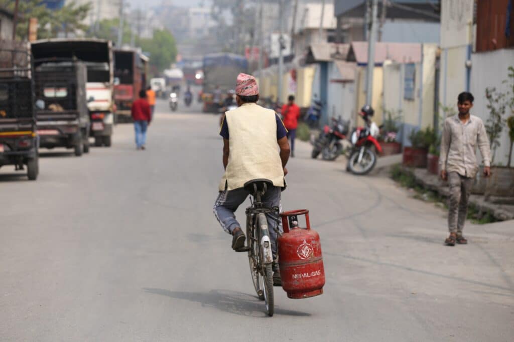 D&rsquo;Ormuz à l&rsquo;assiette. Le prix du sang, le prix du pain (Chronique)