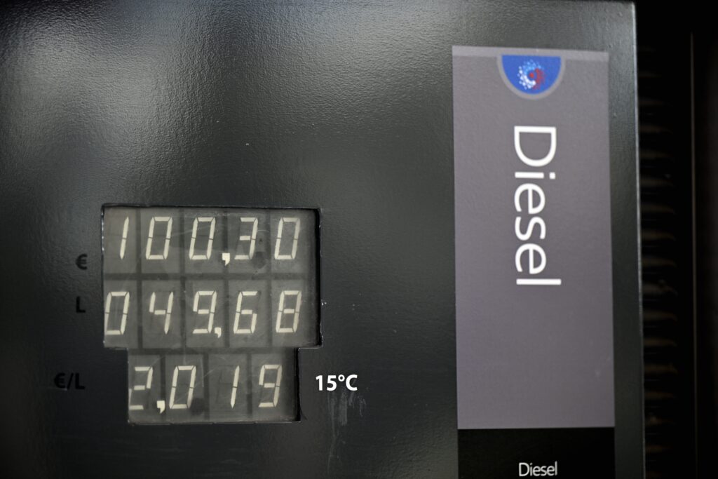 Diesel &agrave; 2 euros : la p&eacute;nurie fabriqu&eacute;e par l&rsquo;&Eacute;tat (Carte blanche)