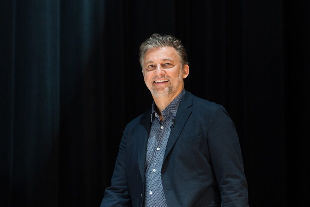 Jonas Kaufmann &eacute;clabouss&eacute; par une enqu&ecirc;te financi&egrave;re &agrave; Naples : le divo au c&oelig;ur d&rsquo;un dossier sensible