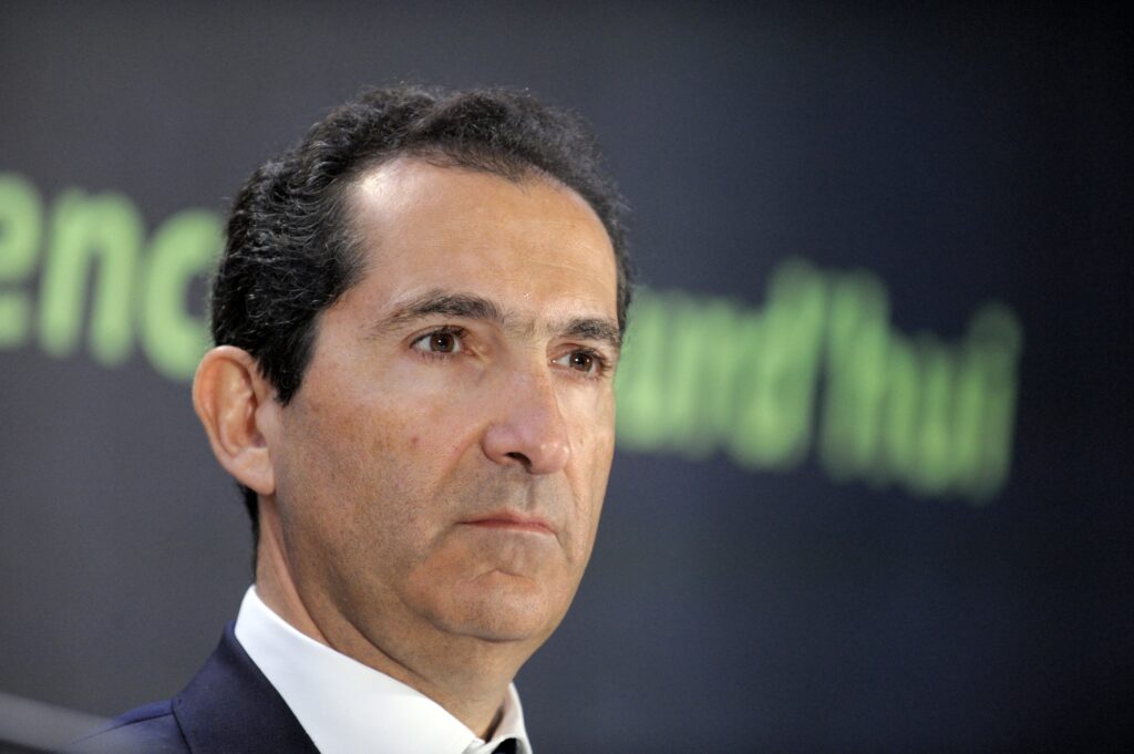 T&eacute;l&eacute;coms : vers un s&eacute;isme industriel, SFR sur le point d&rsquo;&ecirc;tre d&eacute;mantel&eacute; par ses trois rivaux