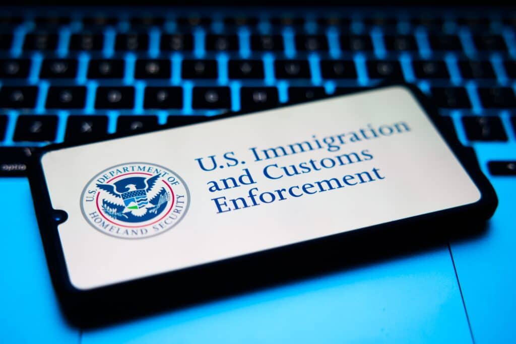 Aux &Eacute;tats-Unis, une Fran&ccedil;aise de 85 ans arr&ecirc;t&eacute;e en pleine nuit sur fond de guerre d&rsquo;h&eacute;ritage