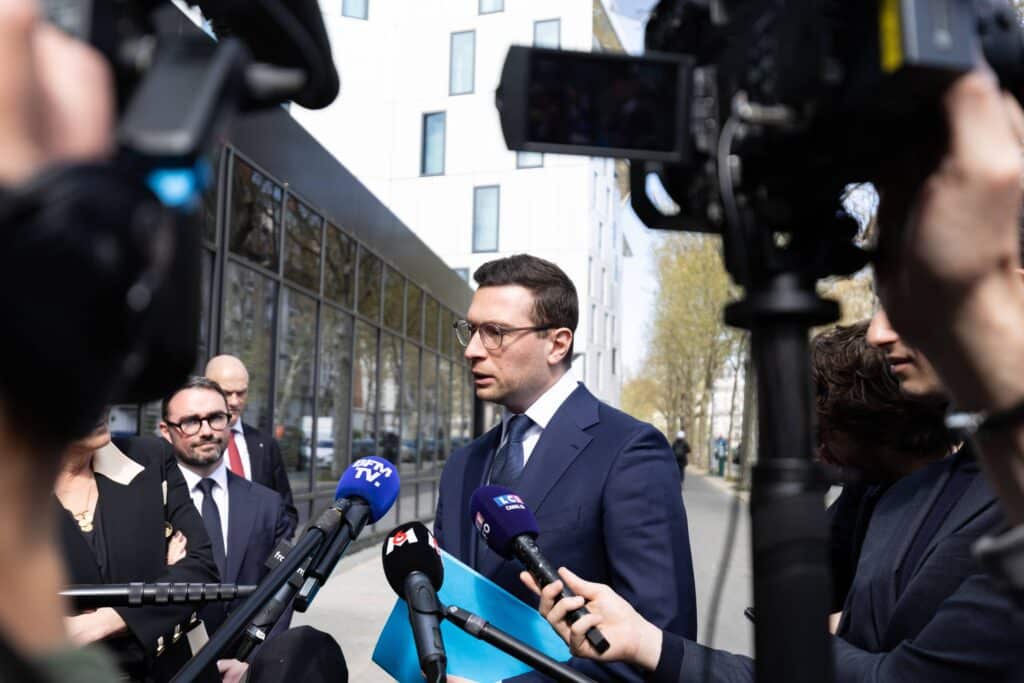 Pr&eacute;sidentielle 2027 : &Eacute;douard Philippe battrait Bardella au second tour