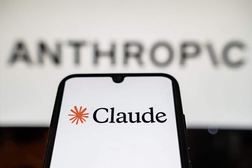 Bien plus loin qu'Isaac Asimov : Amanda Askell, la philosophe charg&eacute;e d'humaniser les IA d'Anthropic