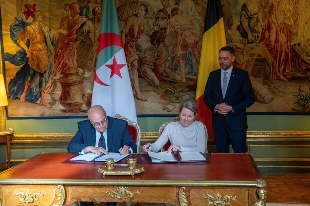 Le gouvernement Arizona r&eacute;alise une avanc&eacute;e majeure dans la politique de retour vers l&rsquo;Alg&eacute;rie