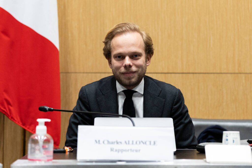 Audiovisuel public : Alloncle, le r&eacute;v&eacute;lateur d&rsquo;un syst&egrave;me