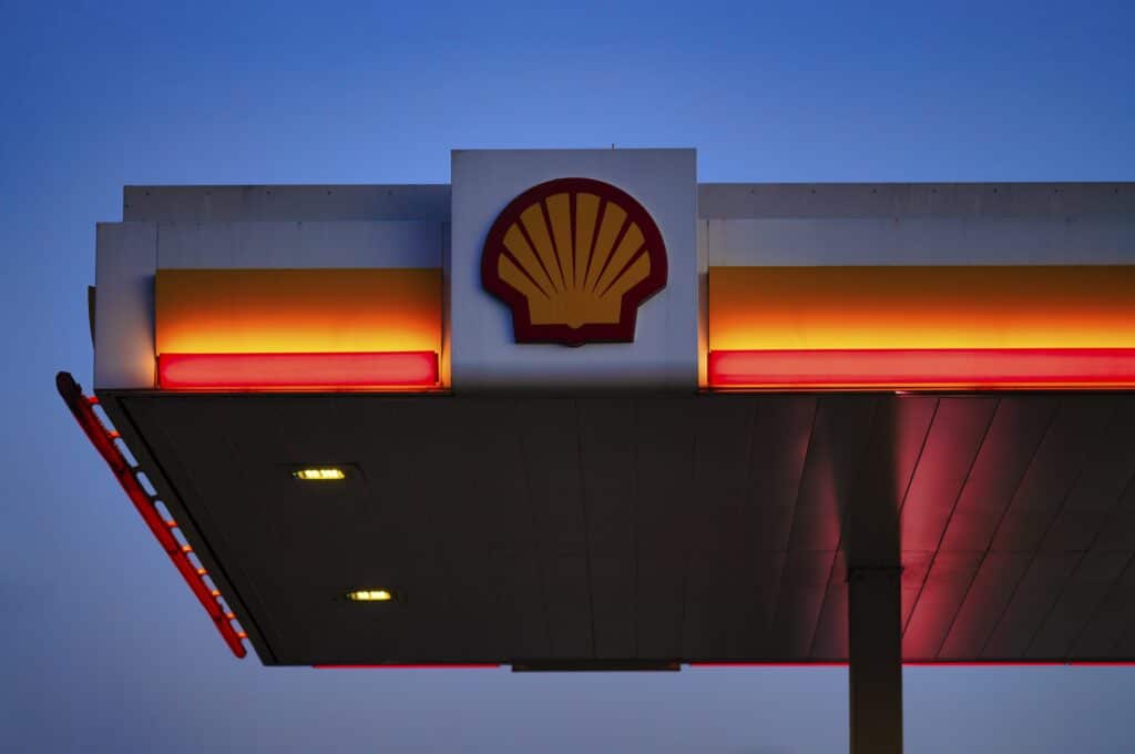 Shell mise 16 milliards sur le schiste canadien : retour assum&eacute; aux hydrocarbures