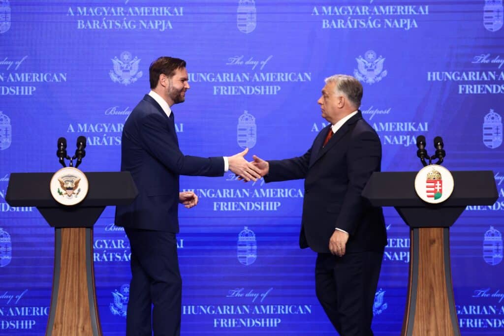 Vance &agrave; Budapest : soutien assum&eacute; &agrave; Orb&aacute;n et offensive contre Bruxelles