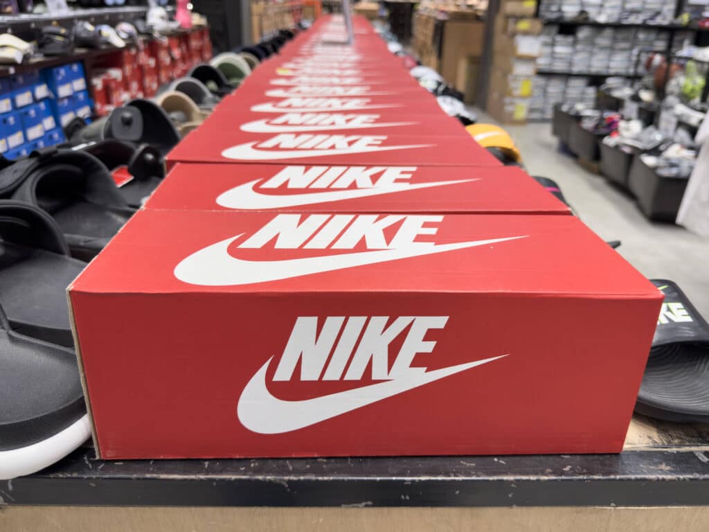 Nike supprime 1.400 emplois pour acc&eacute;l&eacute;rer son redressement