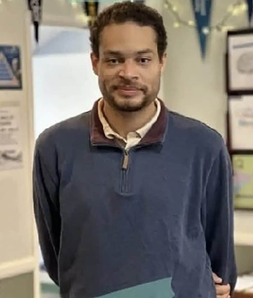 De Caltech au passage &agrave; l&rsquo;acte : le profil d&eacute;routant du tireur de Washington