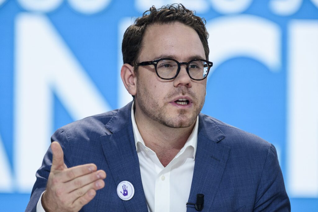 Neutralit&eacute;, s&eacute;curit&eacute;, mobilit&eacute; et alliances : David Weytsman d&eacute;voile sa ligne claire