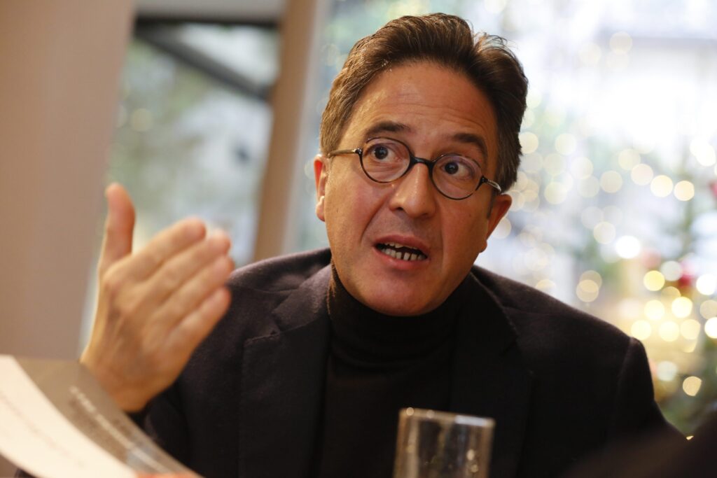 Aquilino Morelle : &laquo; La mondialisation n&rsquo;est pas n&eacute;e &agrave; Washington, mais &agrave; Bruxelles &raquo;