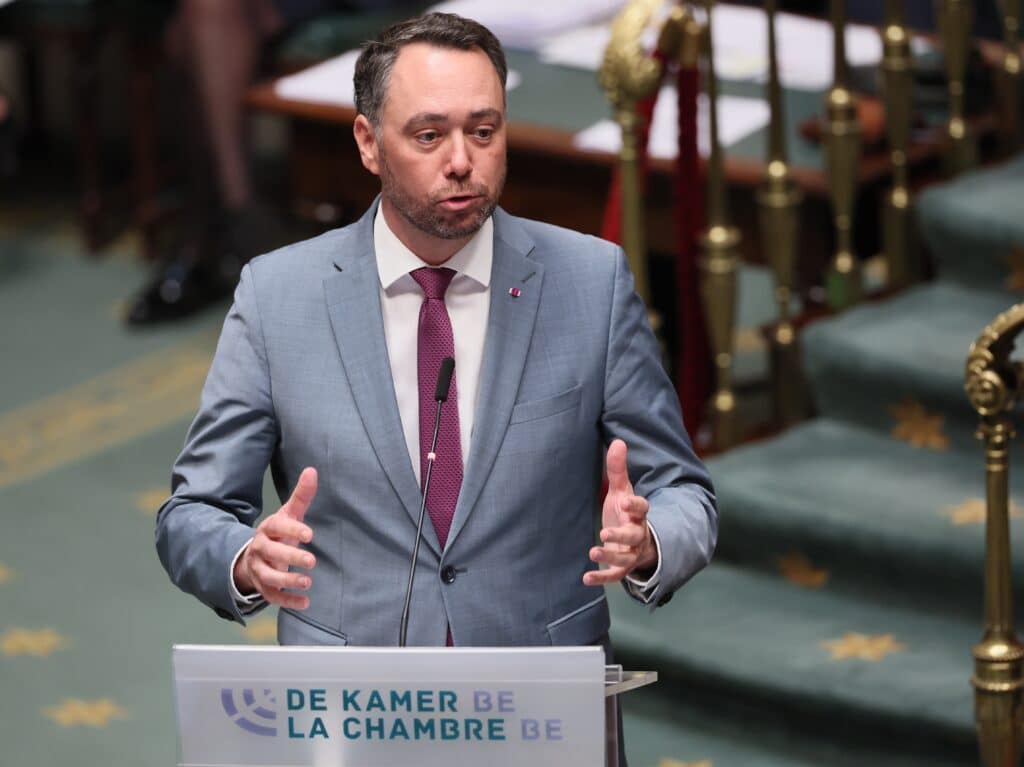 Maxime Pr&eacute;vot annonce quatre millions d&rsquo;euros et un appui politique au Liban